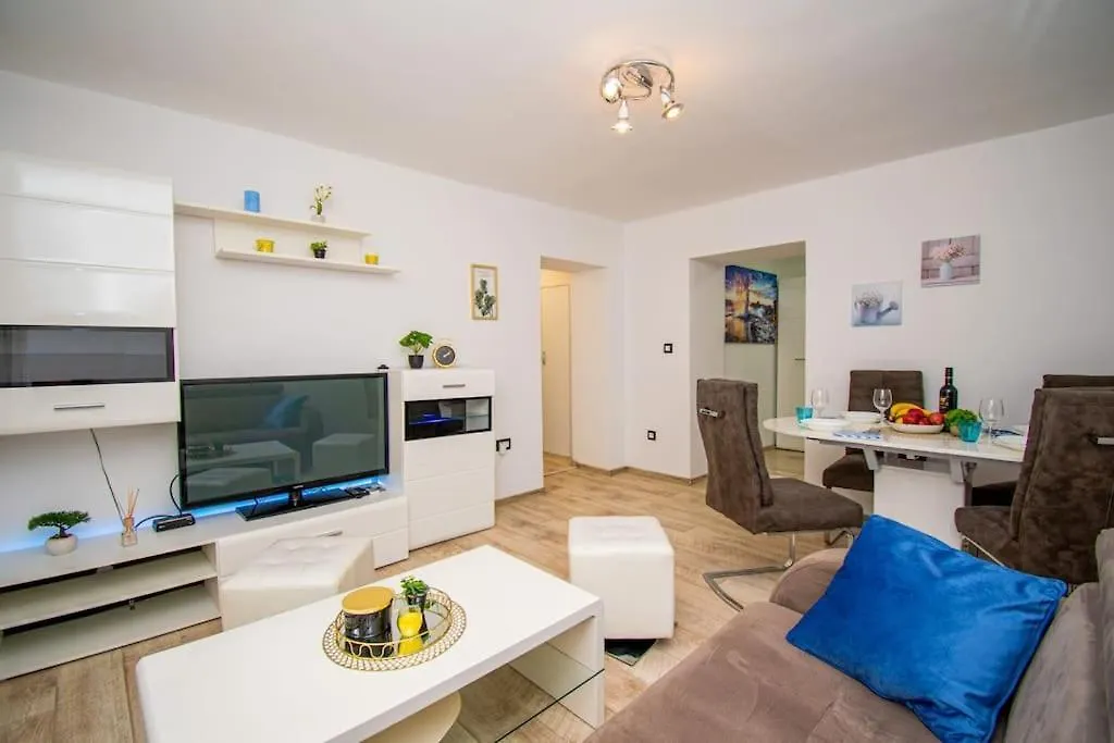 Apartment Marina In Pula