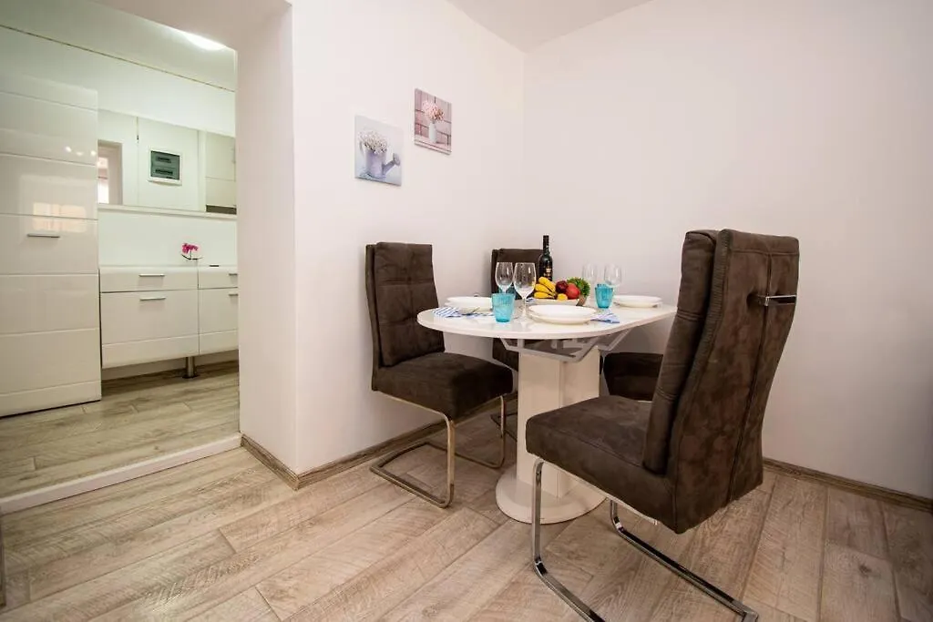Apartment Marina In Pula